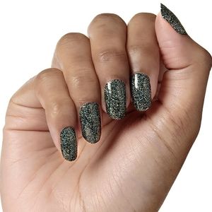 Last chance! Color Street Gaelic Greenery LIMITED EDITION Dark Green Glitter